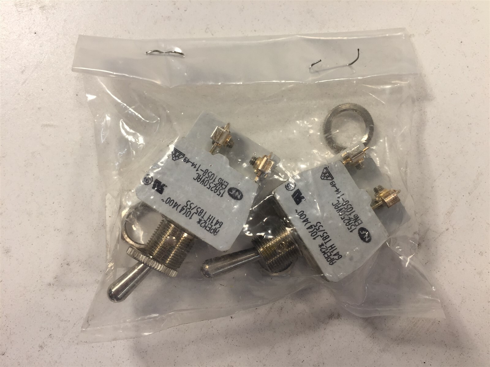 (1) NTE 54-367 Toggle Switch DPST Bat Handle