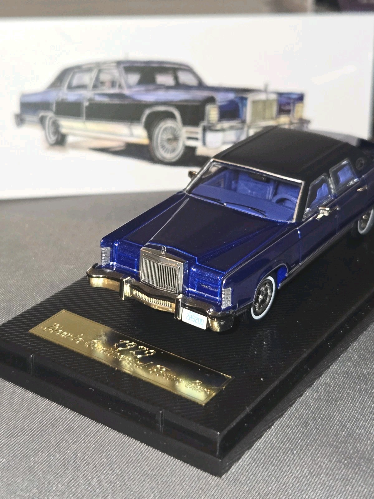 Turning Crush x SunStar 1:64 1979 Lincoln Continental Town Car Diecast Car Blue