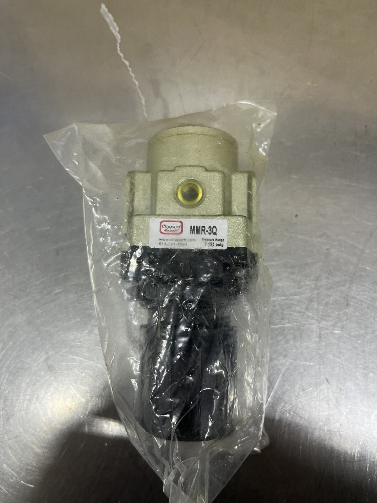 New Clippard MMR-3Q Pneumatic Regulator 1/4 NPT 7-125 PSI
