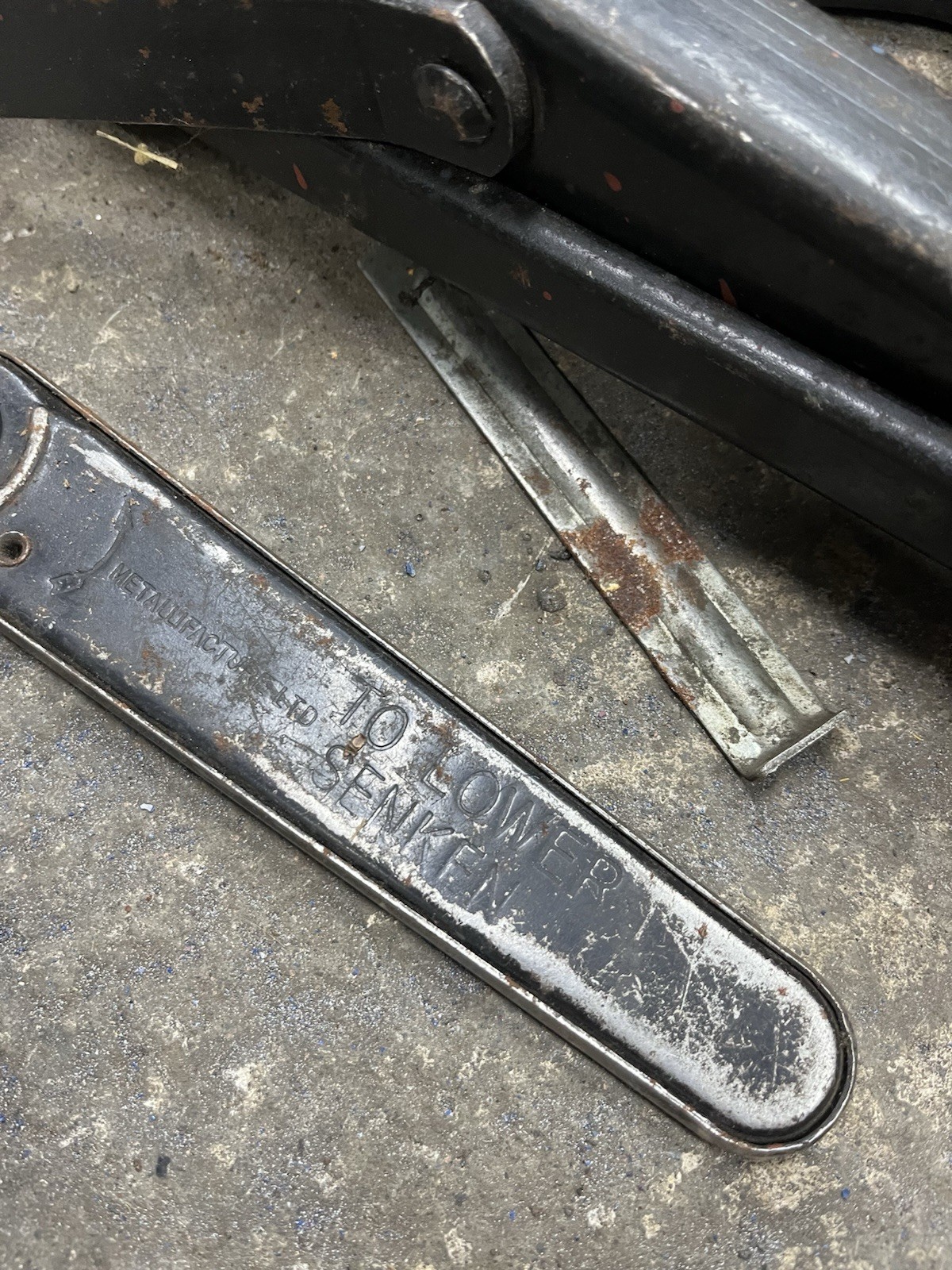 Classic Mini Estate Van Pickup Original Jack Kit With Bag