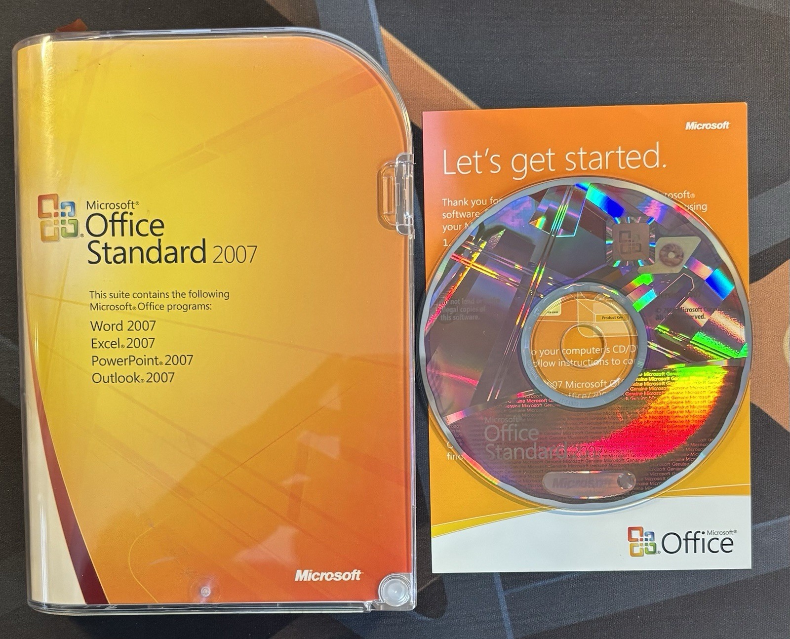 Microsoft Office Standard 2007 CD W/ Product Key Word Excel powerpoint Outlook