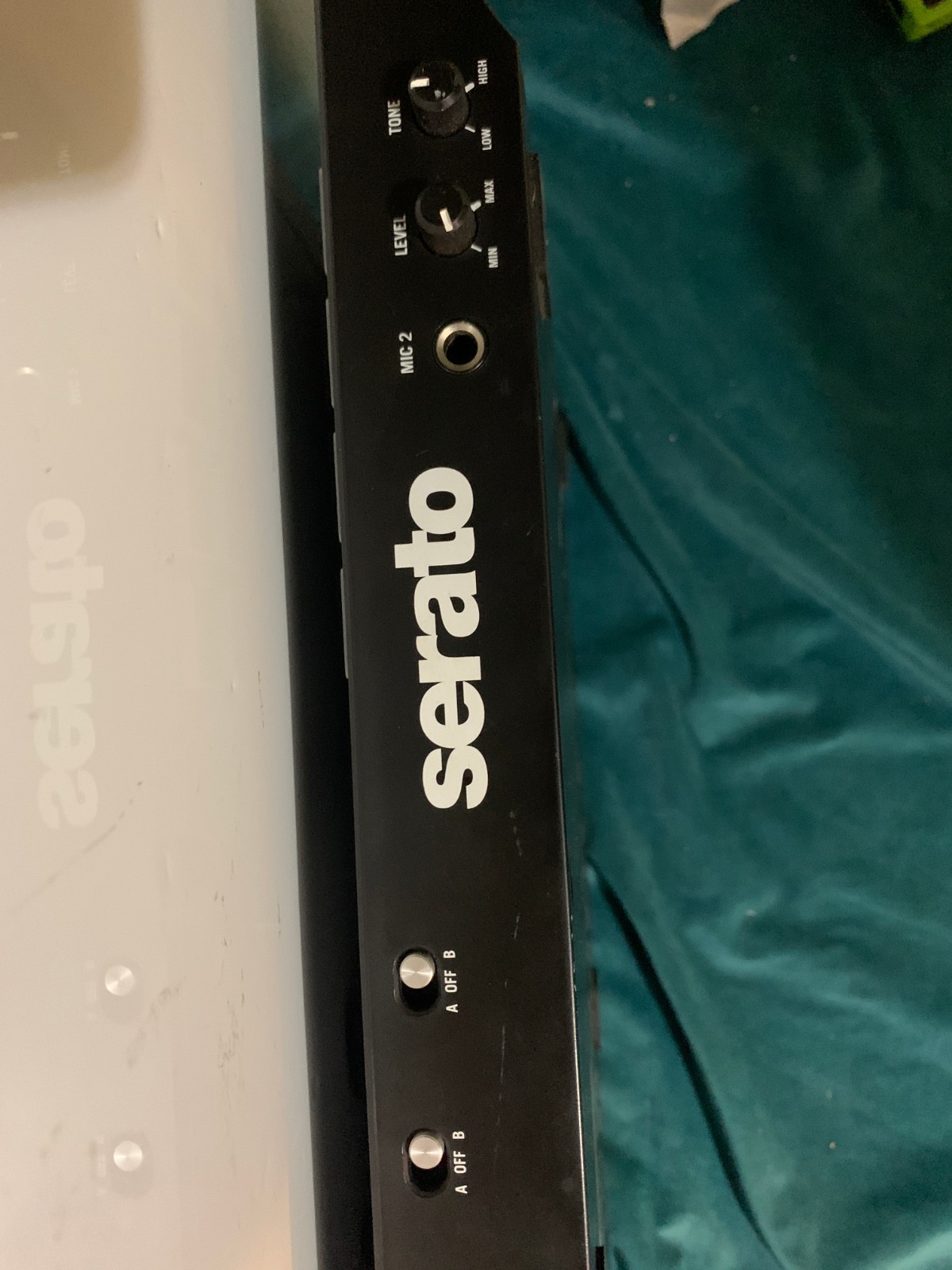 Numark Serato NS4FX 4-Channel DJ Controller