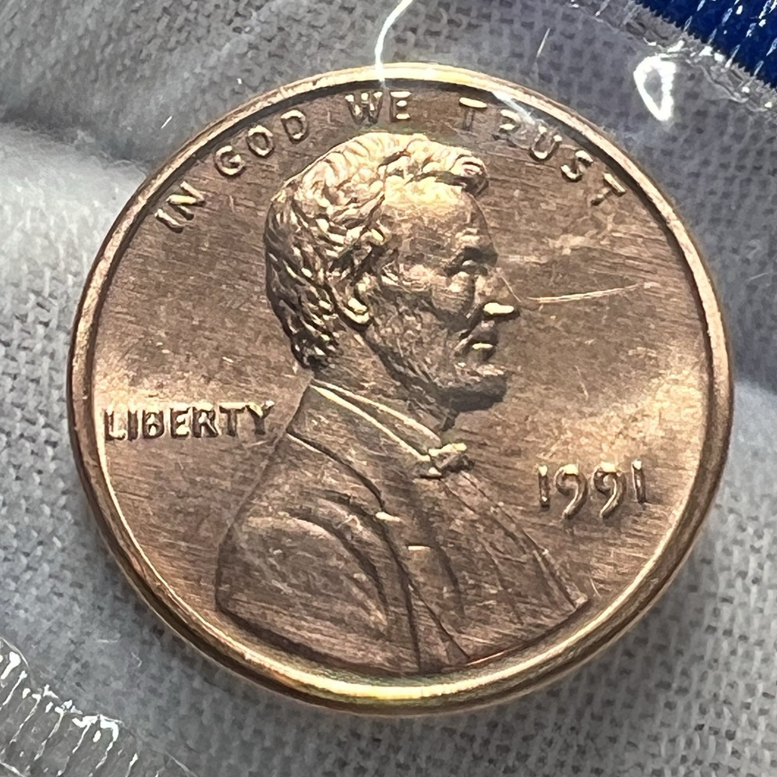 1991-P&D Lincoln Memorial Cents BU in Mint Cello receive 2 coins pictured #3132