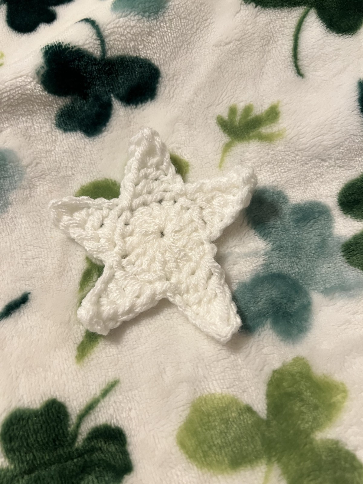 3.5 inch white handmade stars 5 in a pack.