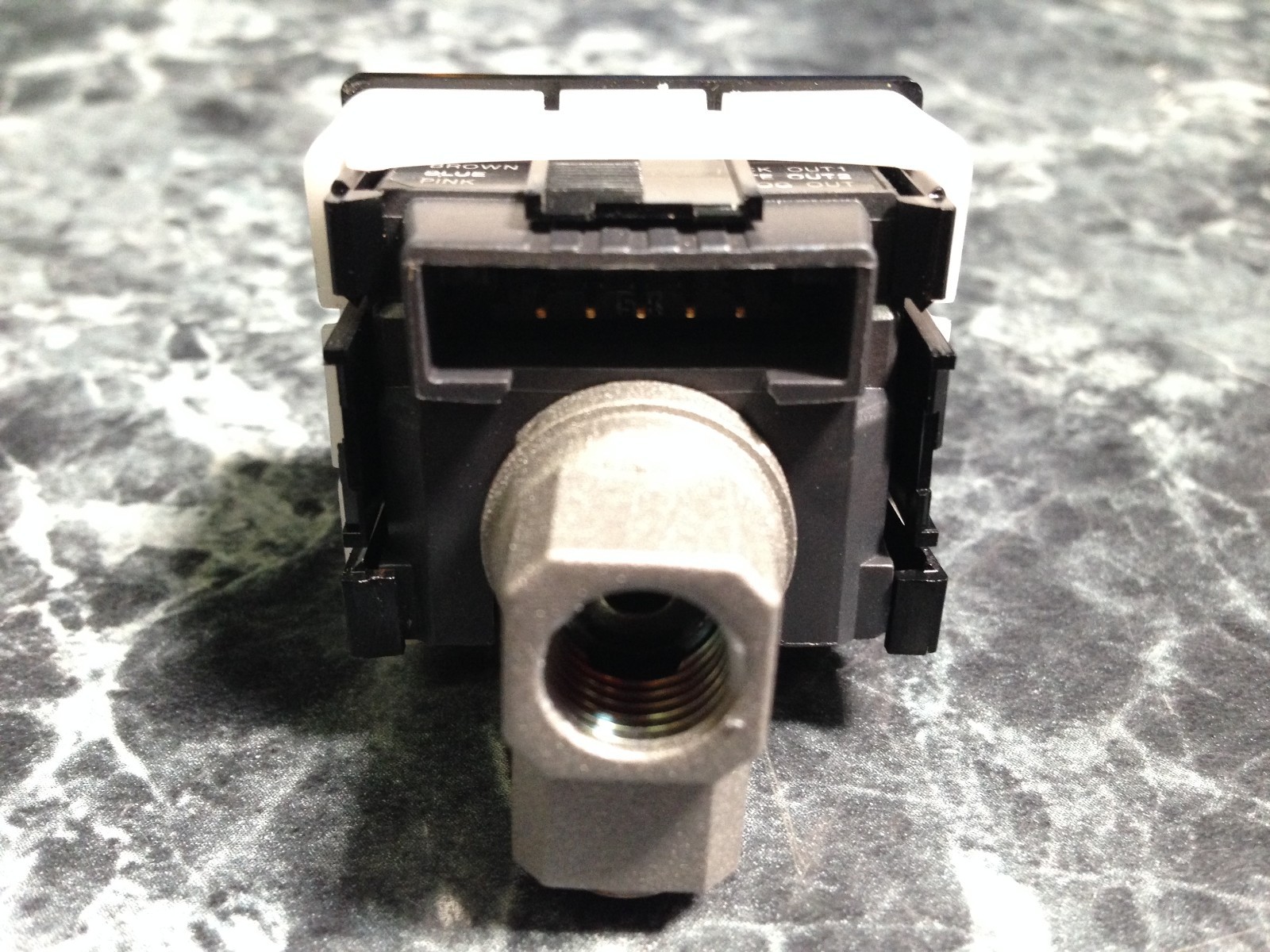 Keyence AP-C33WP Flow Sensor