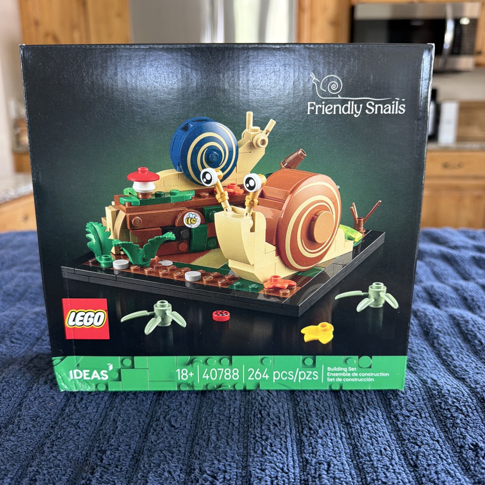 LEGO 40788 Friendly Snails NISB.  Ships Fast