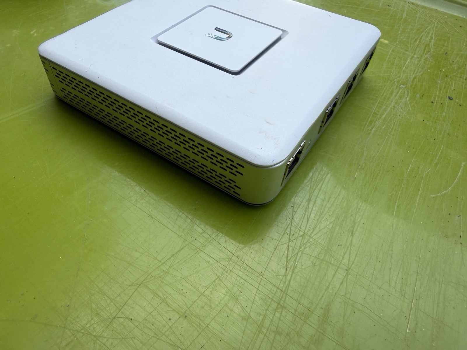 Ubiquiti Gateway- Unifi Security Appliance (USG), Single,White