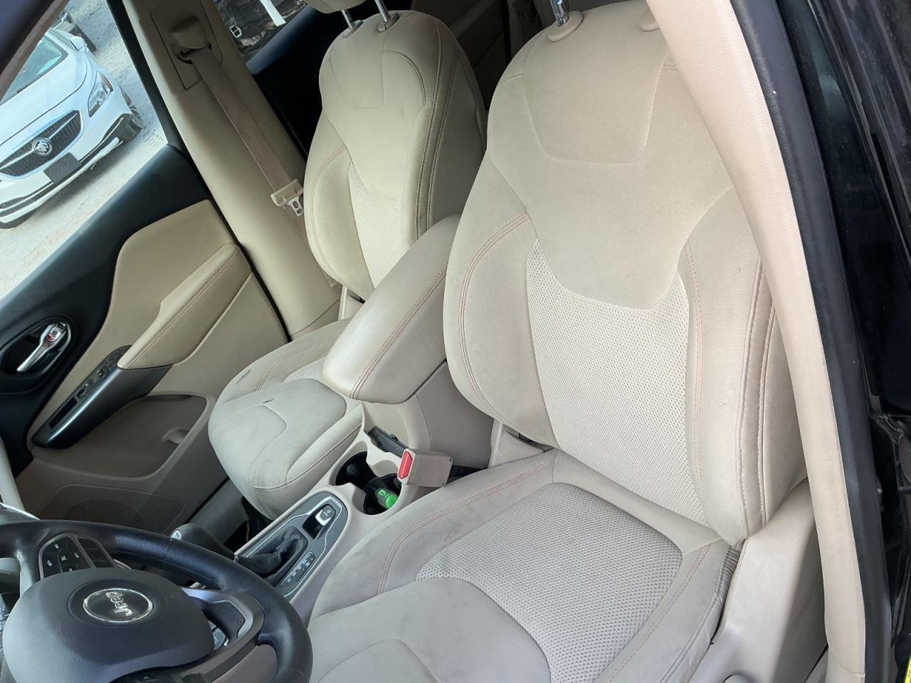 CHEROKEE 2019 Glove Box 5013423