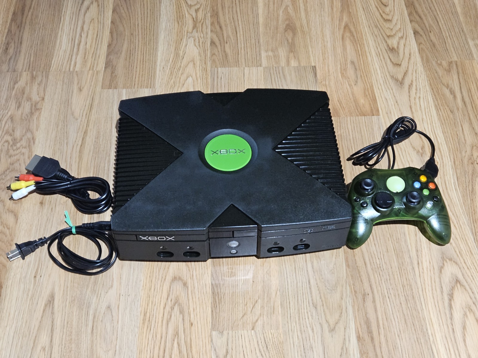 Microsoft Original Xbox Console Bundle! XBOX! 1 CONTROLLER! W/ ALL CORDS!