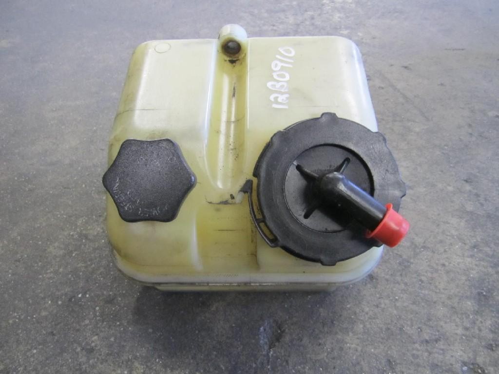 Replaces A14-14796-001 2012 FREIGHTLINER CASCADIA 125 POWER STEERING RESERVOIR