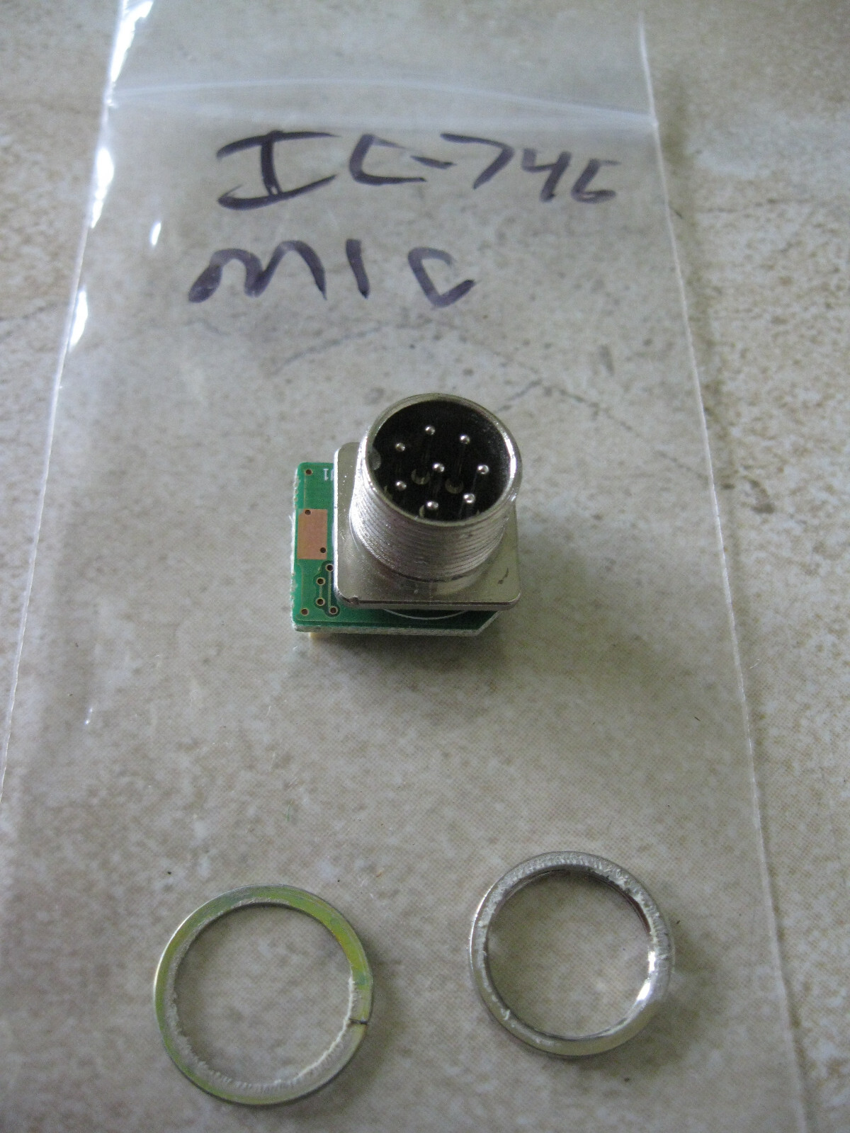 Icom IC-746 (PLAIN) Microphone  jack  in Excellent shape