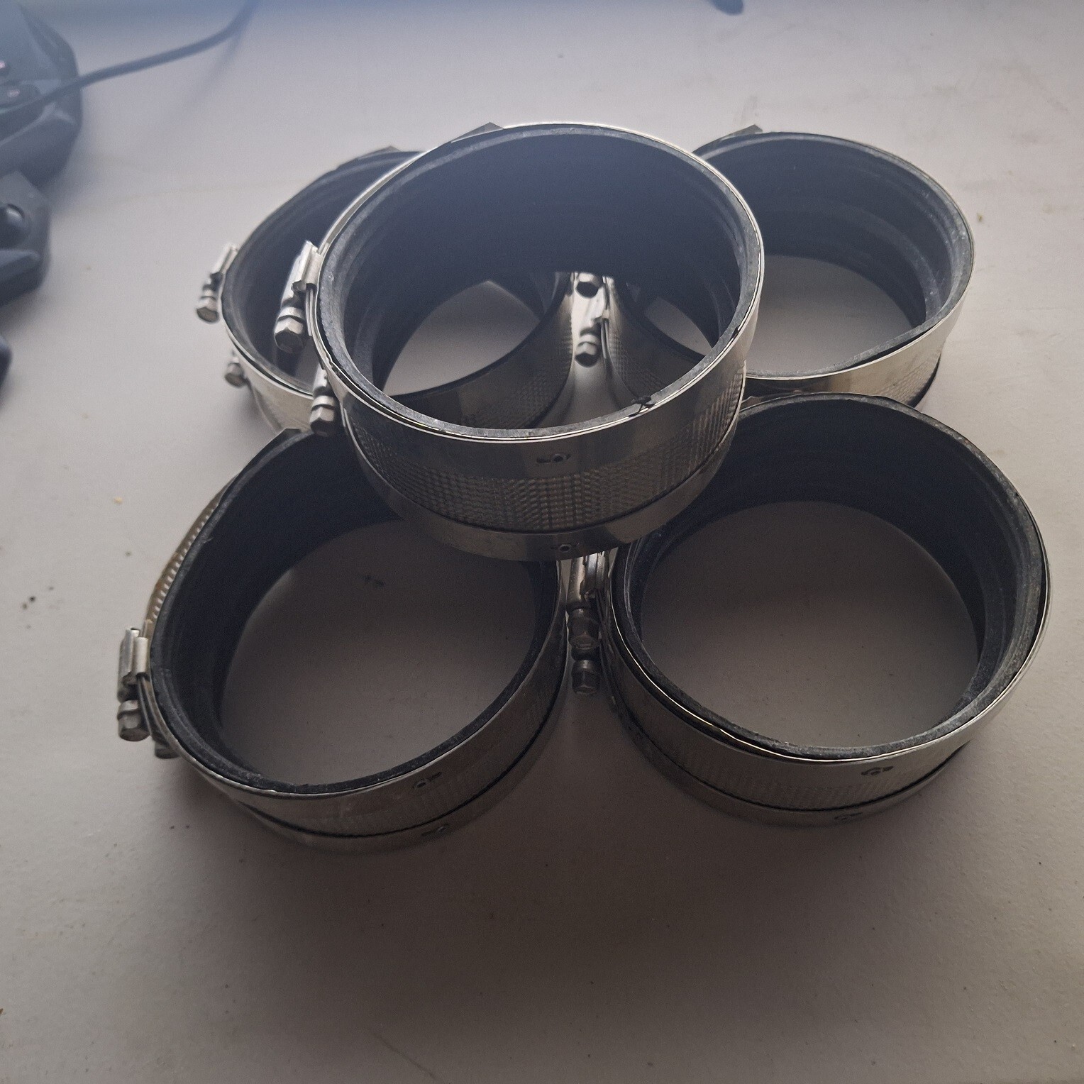4" Pipe Couplings  (lot of 40 bands)