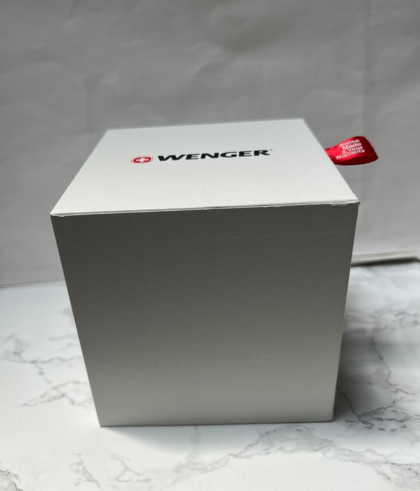 **WENGER DISPLAY PRESENTATION STORAGE BOX EMPTY WHITE & RED NEW WITH DEFECTS**