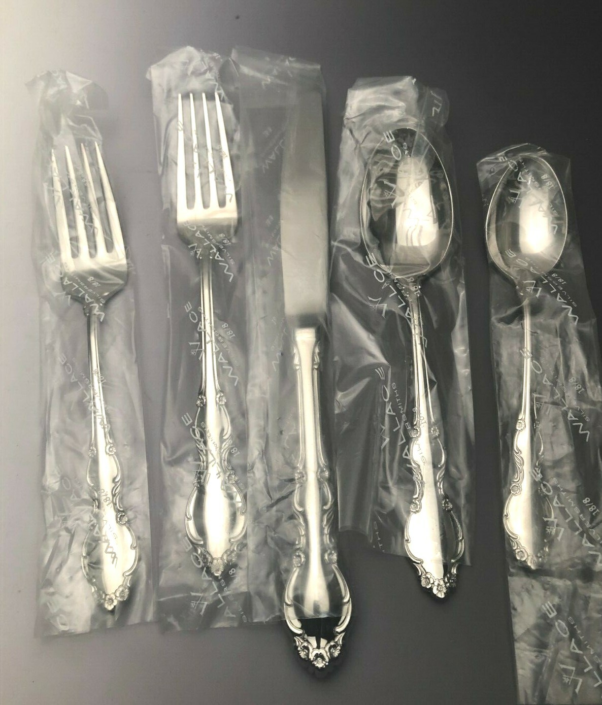 Clairborne by Wallace 5 piece Place Setting stainless flatware, New