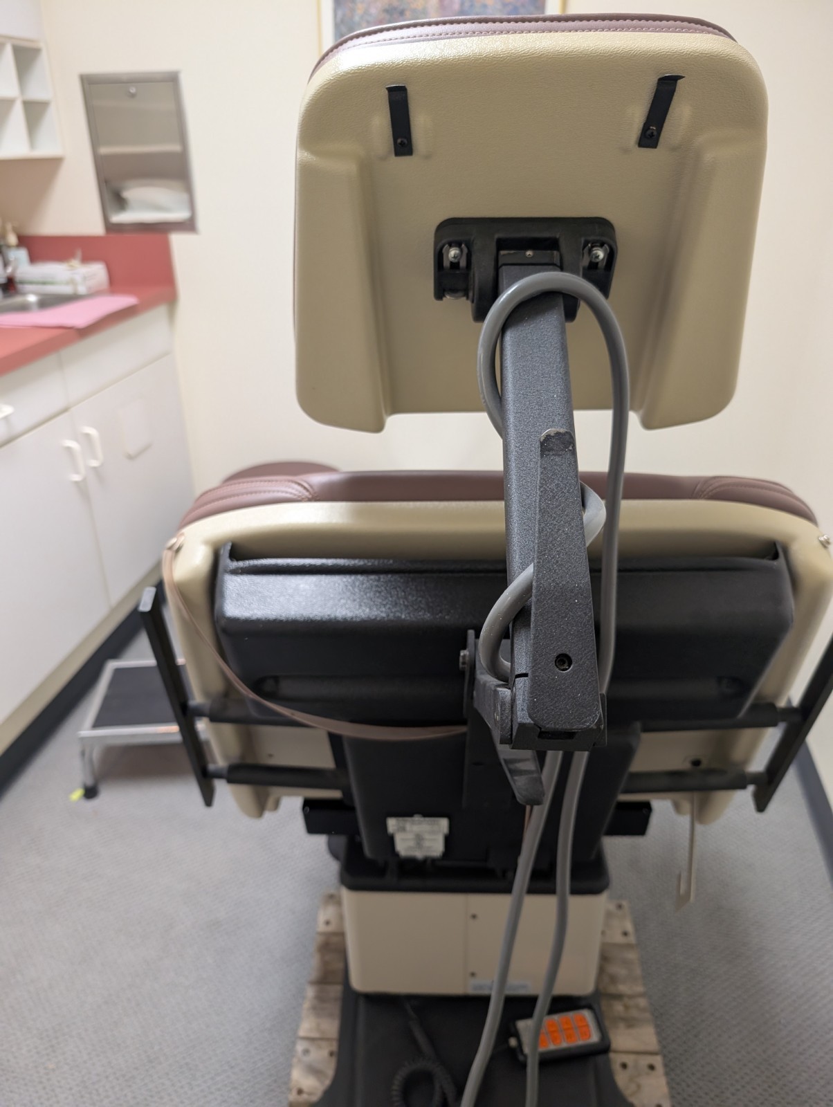 Midmark 411-011 Programable Exam Chair Table Procedure Surgeon Operation