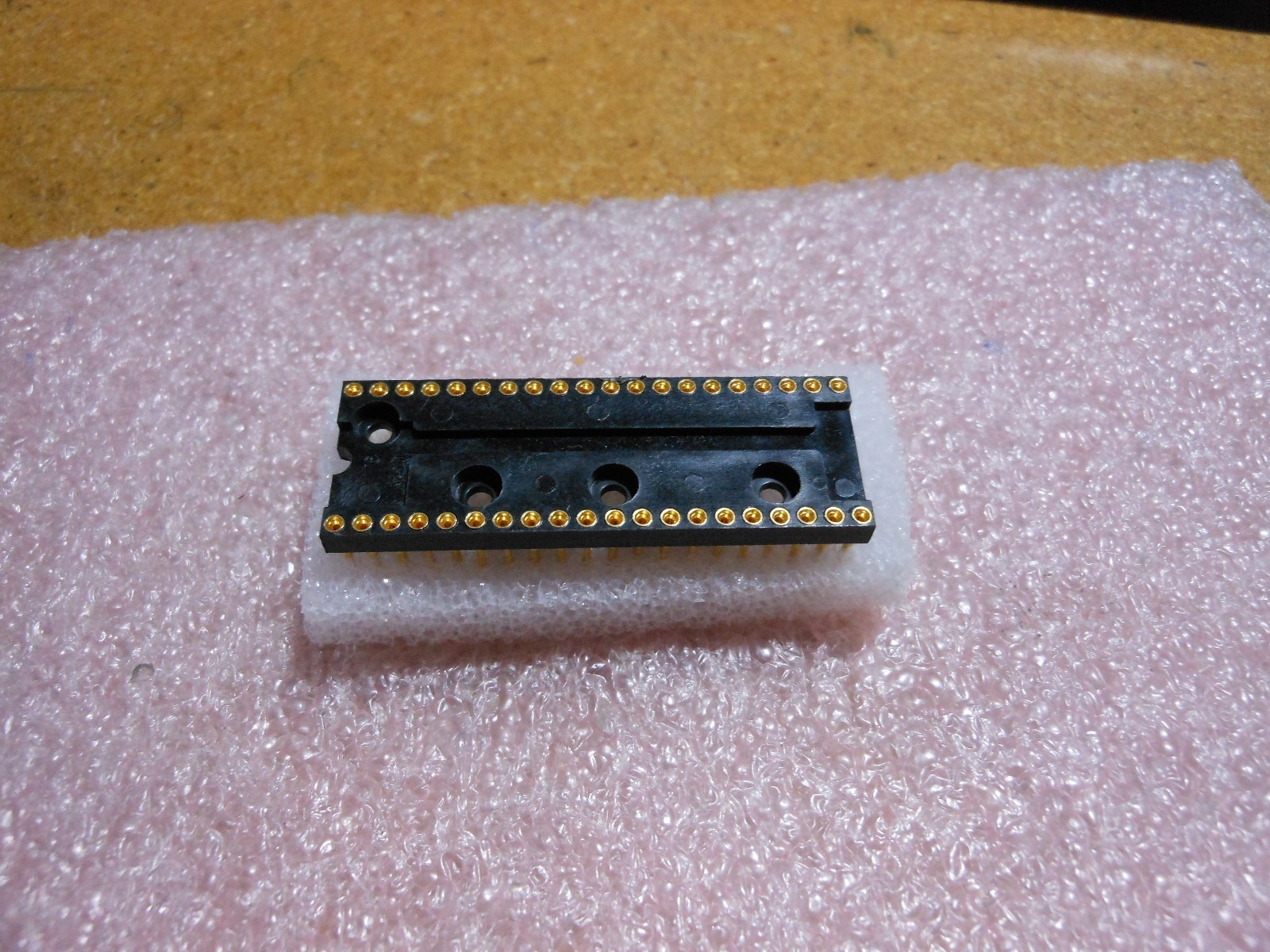 AUGAT 40 PIN IC SOCKET PART # 540-AG19F-2  NSN: 5935-01-160-2058