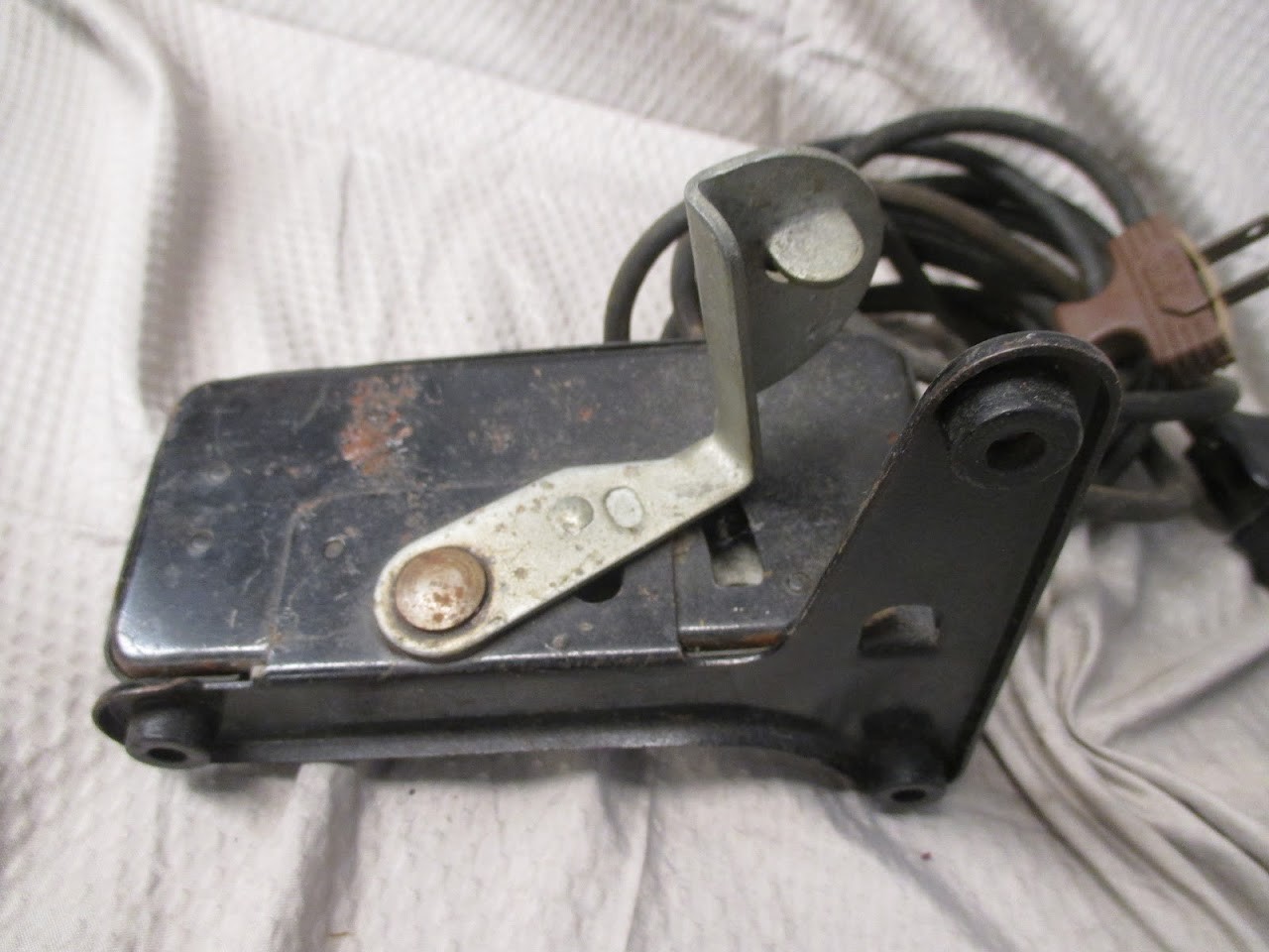 Vintage Electrical MFG. Co. Sewing Machine Speed Foot Controller