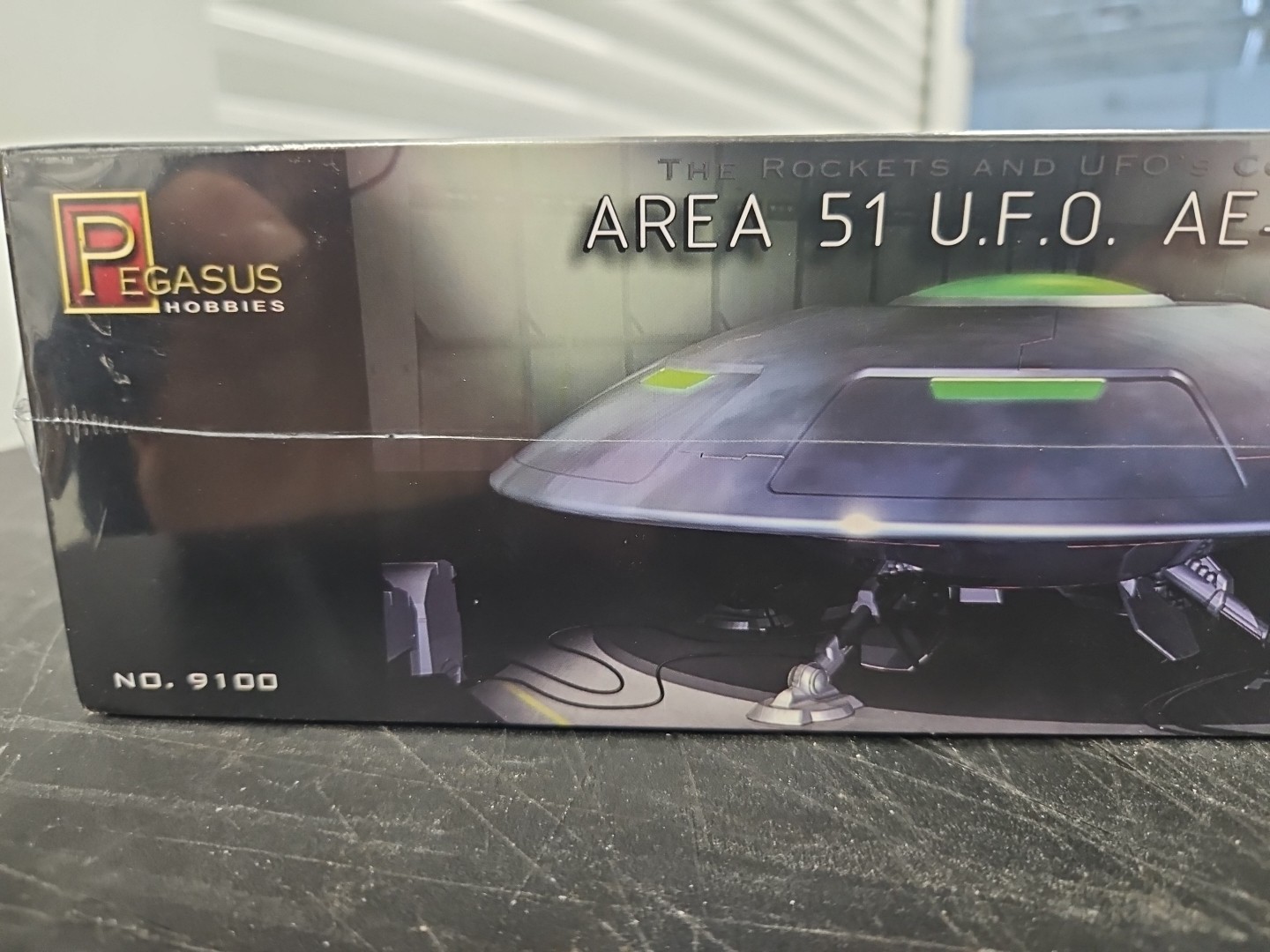 Pegasus 9100 Area 51 UFO A.E. 341.15B 1/72 Scale Plastic Model Kit. SEALED