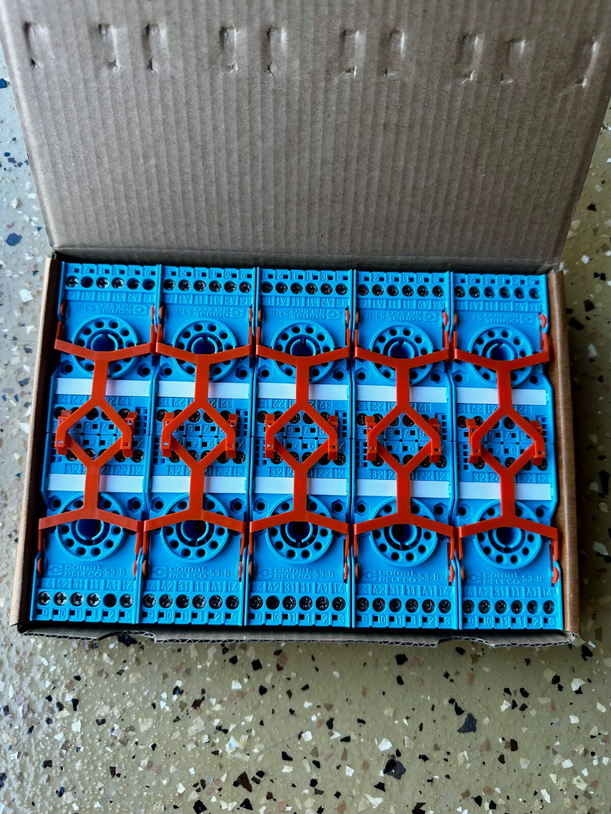 BRAND NEW!!!!!!!!!! TURCK S3-B / S3B (BOX OF 10)