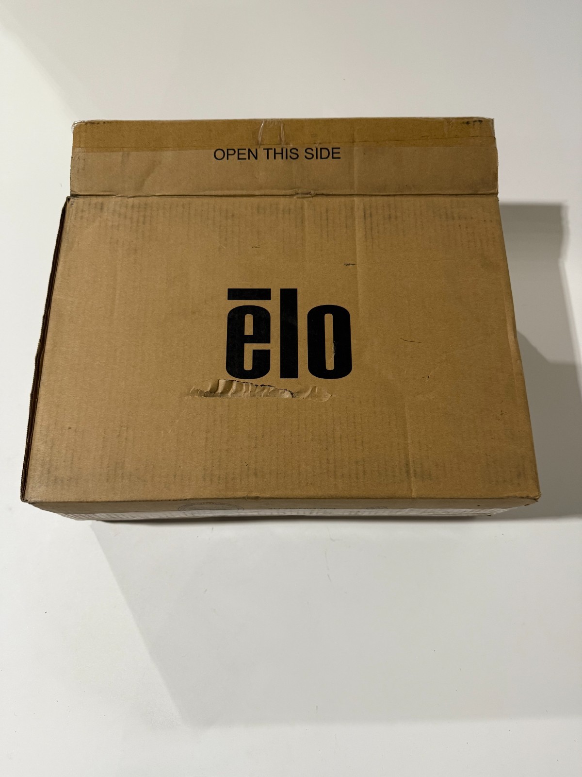 Elo E390075 Touchscreen Terminal ESY15I1-2UWD-0-4G-6E-AQ-GMS-BK-NS 15.6"