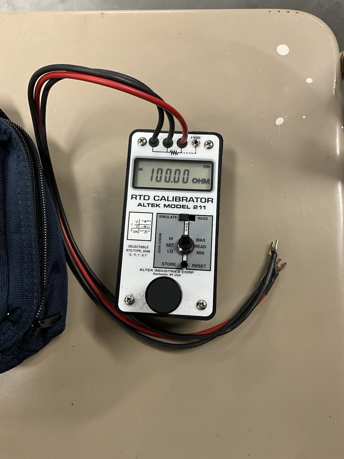 ALTEK RTD CALIBRATOR MODEL 211 WITH CASE POWERS ON