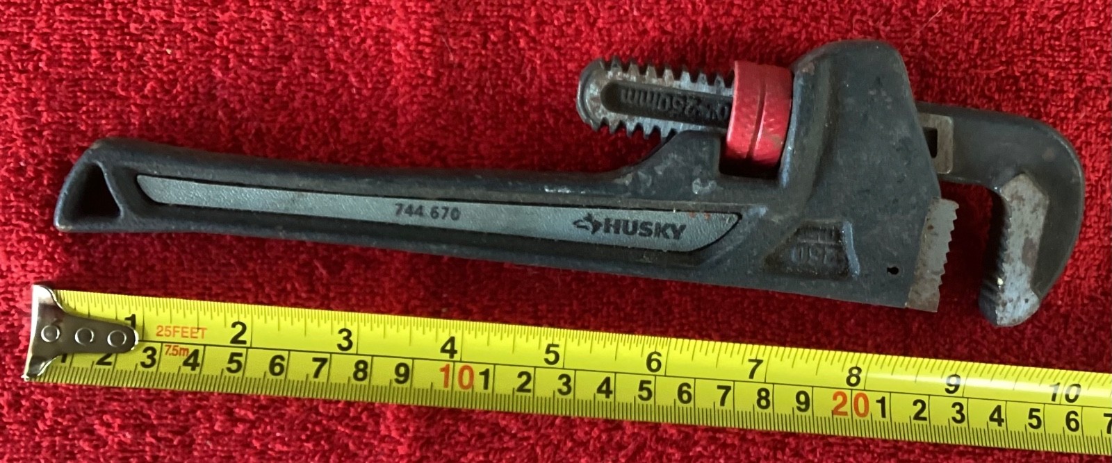 Husky Heavy Duty Pipe Wrench - 10” - 744670