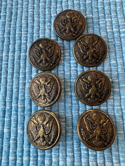Brass Buttons, 7- left facing ARMY EAGLE AND CROWN 1 1/16" dia.
