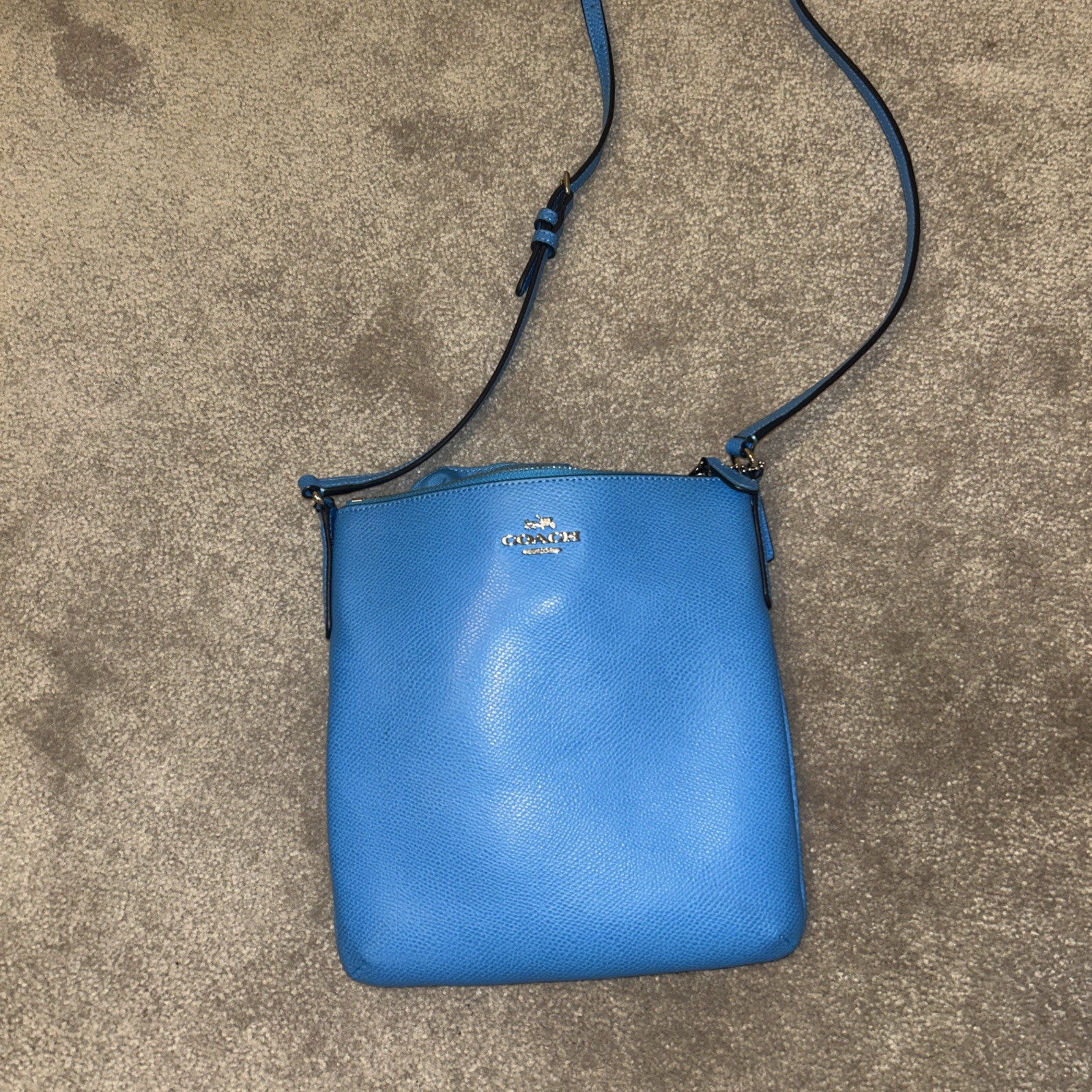 Coach New York Hipster Teal Pebbled Leather Crossbody Purse Strap 9 x 9