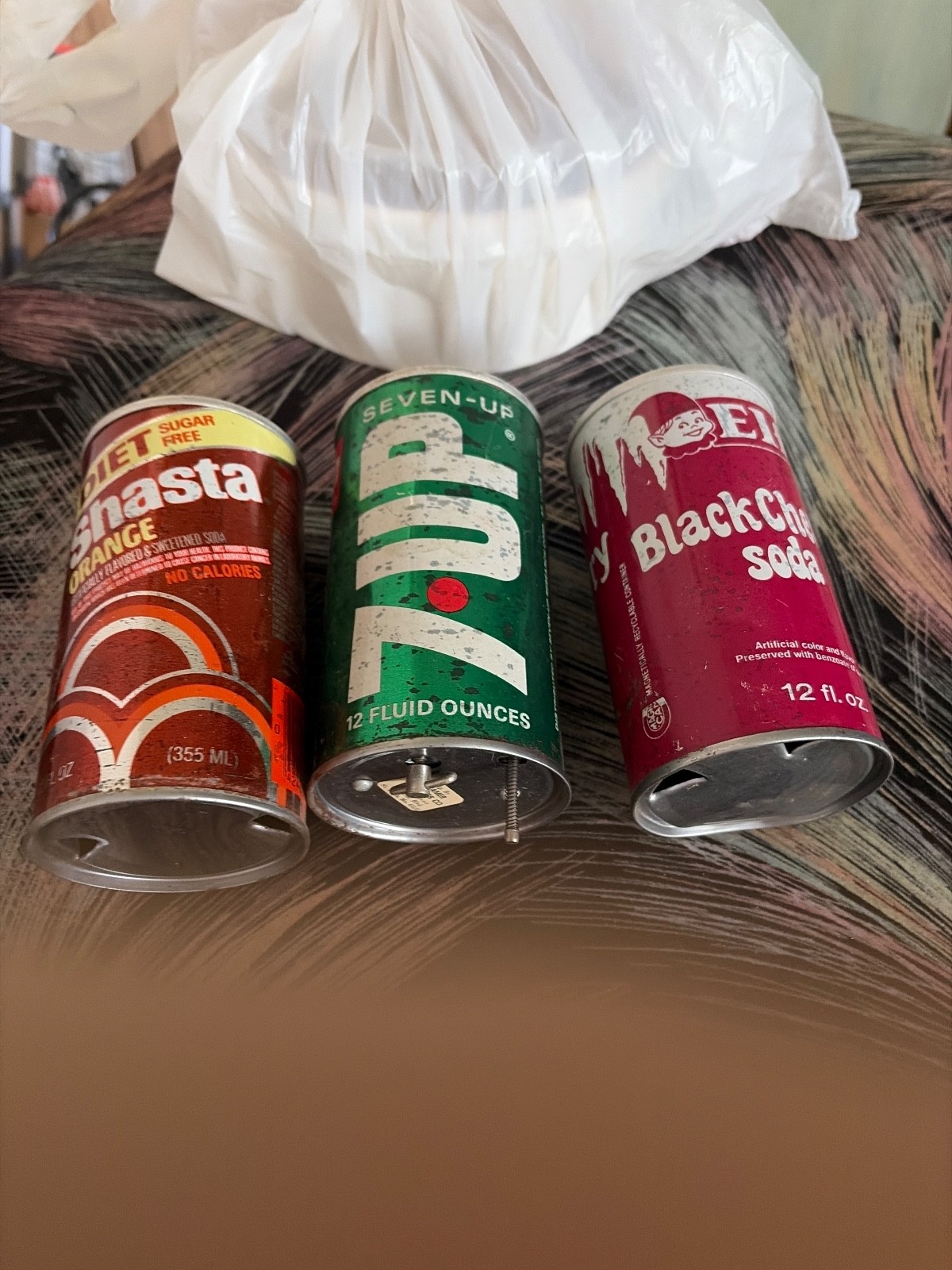 3 vintage soda vans elf blackbeery, seven up and shadta diet orange can 1970s