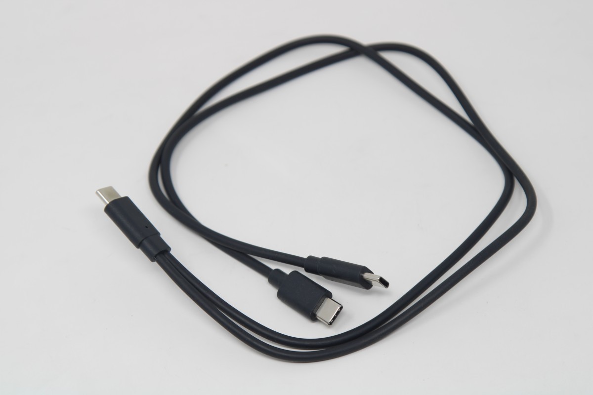 HTC Vive Focus 3 Y Splitter Cable - USB C Splitter 1 to 2 (LP9022593)