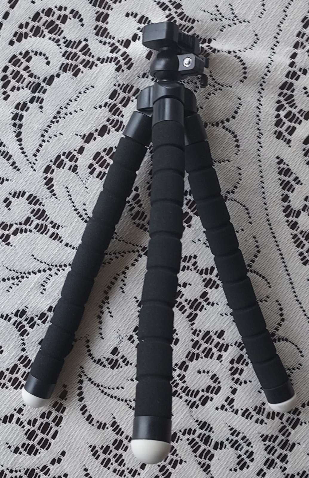 Ubeesize Tripod for Camera Great Condition