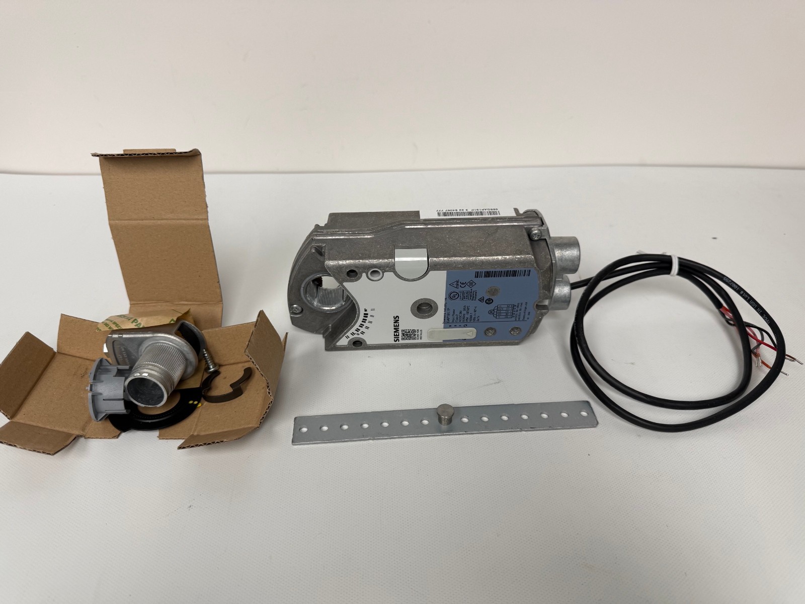 SIEMENS GAP191.1P OPENAIR ACTUATOR NSR 24V 53 LB-IN  NEW OPEN REATIL BOX WORN