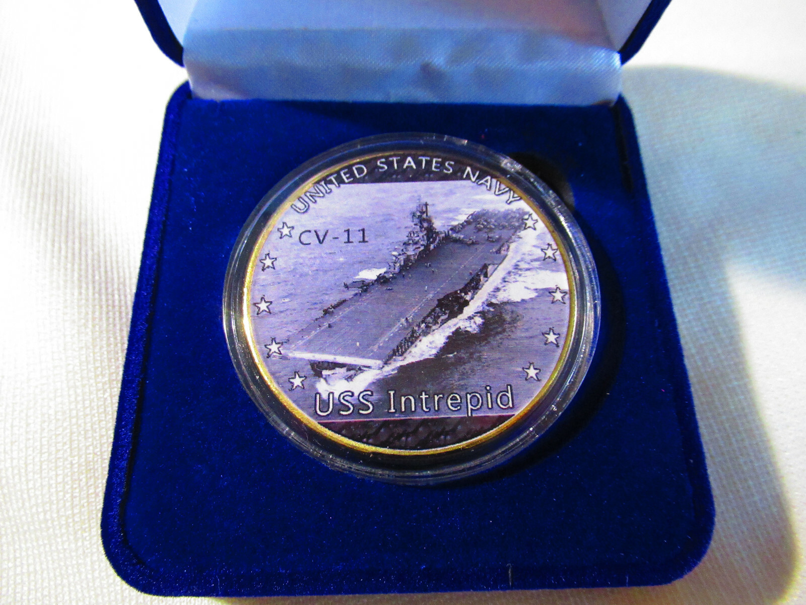 US NAVY - USS INTREPID CV-11 Challenge Coin w/ Presentation Box