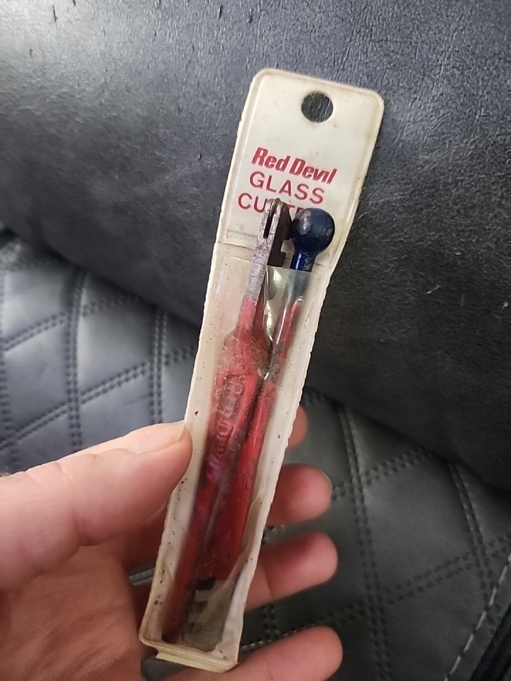 Vintage -Antique Collectors- Red Devil Glass Cutter 024 & 1023 - Plastic Pouch