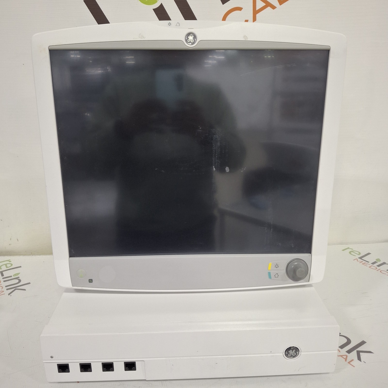 GE Healthcare Carescape B850 CPU w/ D19KT Monitor
