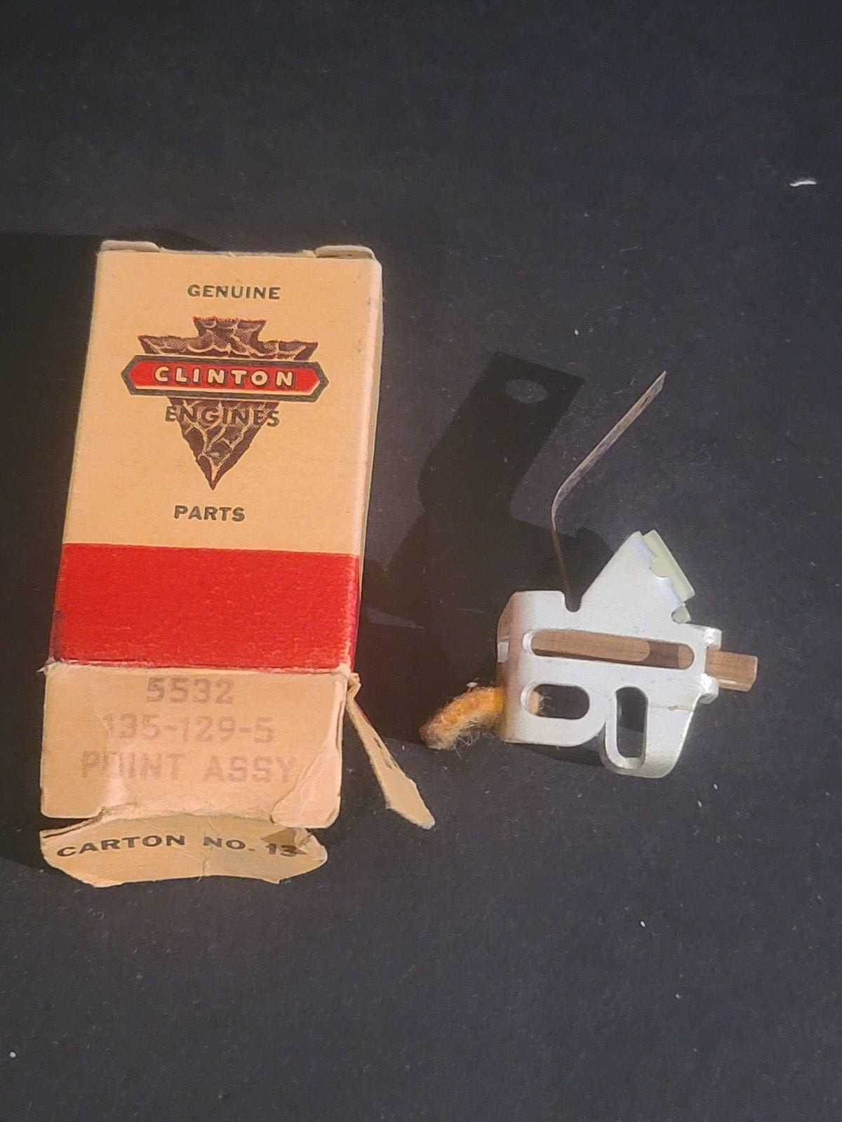 NEW IN BOX GENUINE Clinton Engine Breaker Points, 135-129-5, P-5532