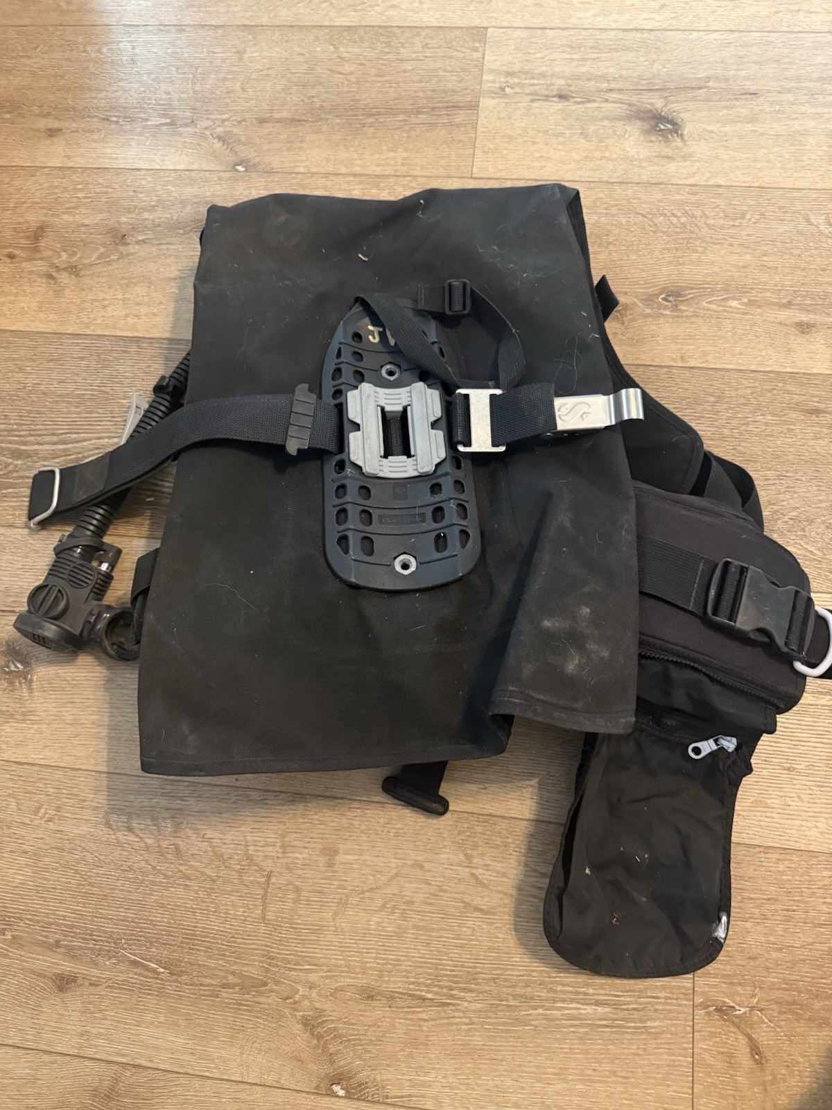 ScubaPro Knighthawk BCD with AIR2, Large, Great Condition!