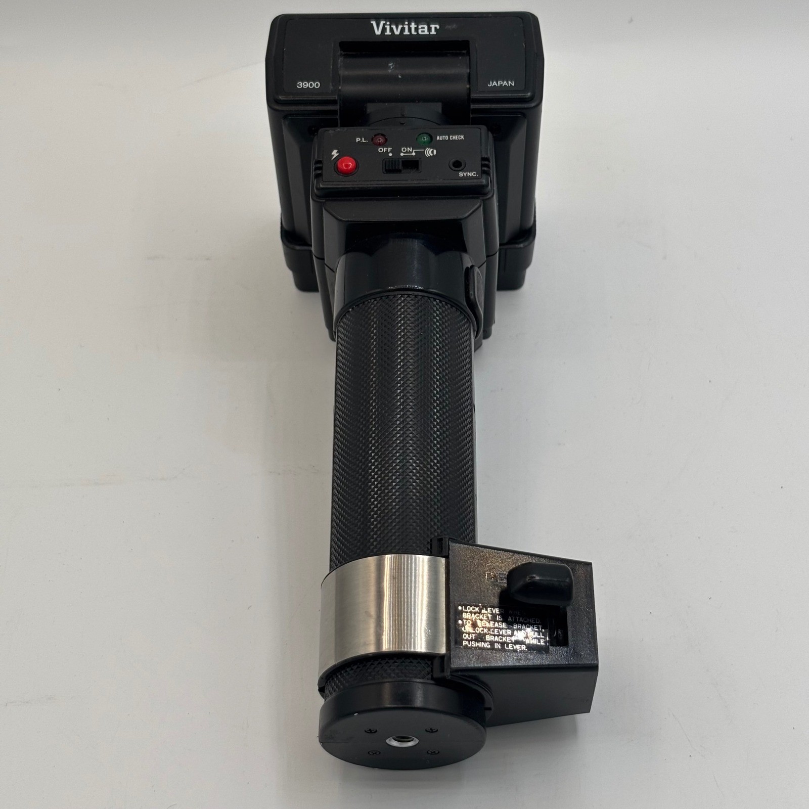 Vivitar Auto Thyristor 3900 Electronic Flash Unit with Sync Cord Made in Japan