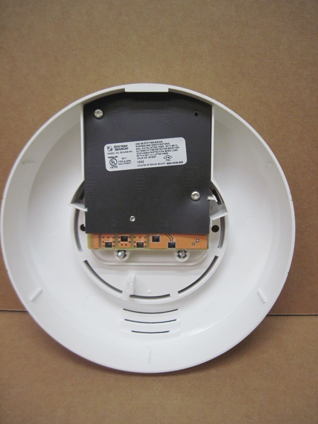 System Sensor B224RB-WH Plug in Relay Detector Base