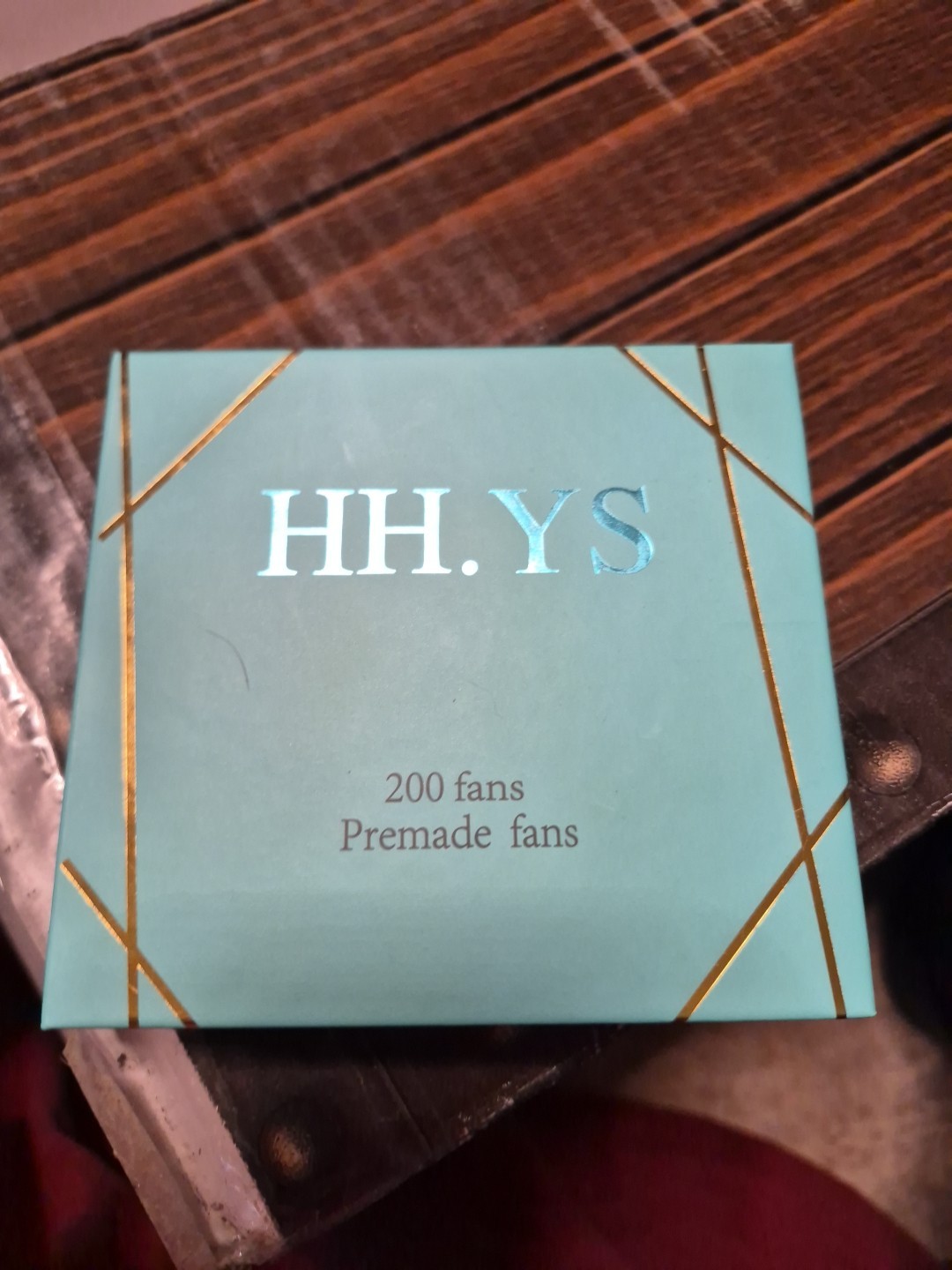 HH.YS Premade Fans 200 False Eyelashes Lightweight Volume Lash Extensions