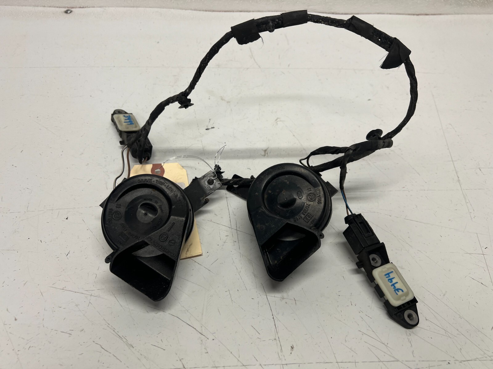 05-11 MERCEDES SLK300 HIGH LOW NOTE TONE PITCH ALARM HORN SET, OEM LOT3494