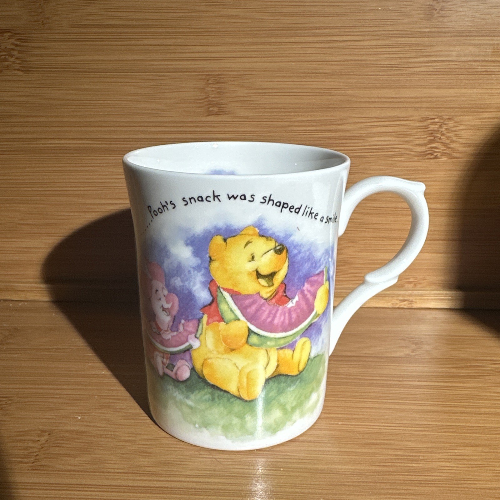 Disney Winnie the Pooh Play Away Pooh Kingsbury Fine Bone China Mug (426)