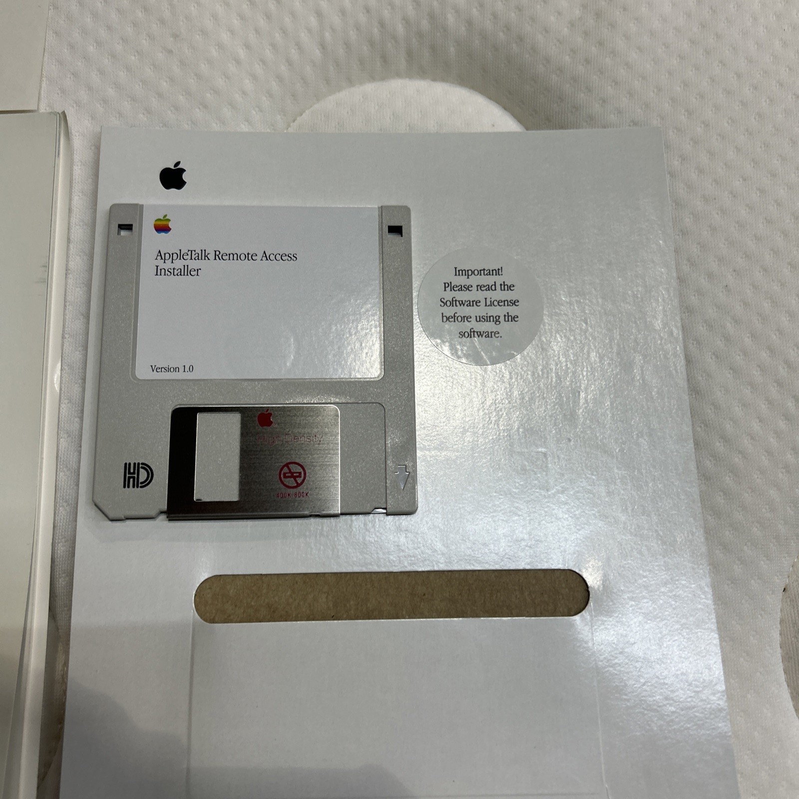 AppleTalk Remote Access User's Guide 030-0487-A Apple Macintosh with Disc