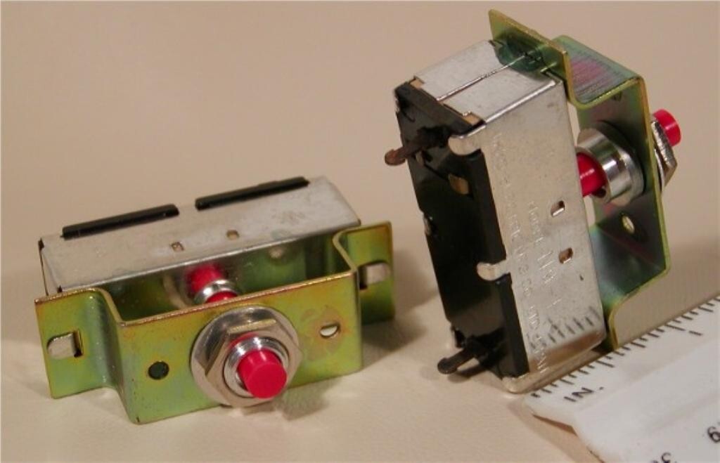 NIKKO ELECTRIC - NW-1-S - Circuit Breaker. 0.8Amp. Pushbutton Reset. New