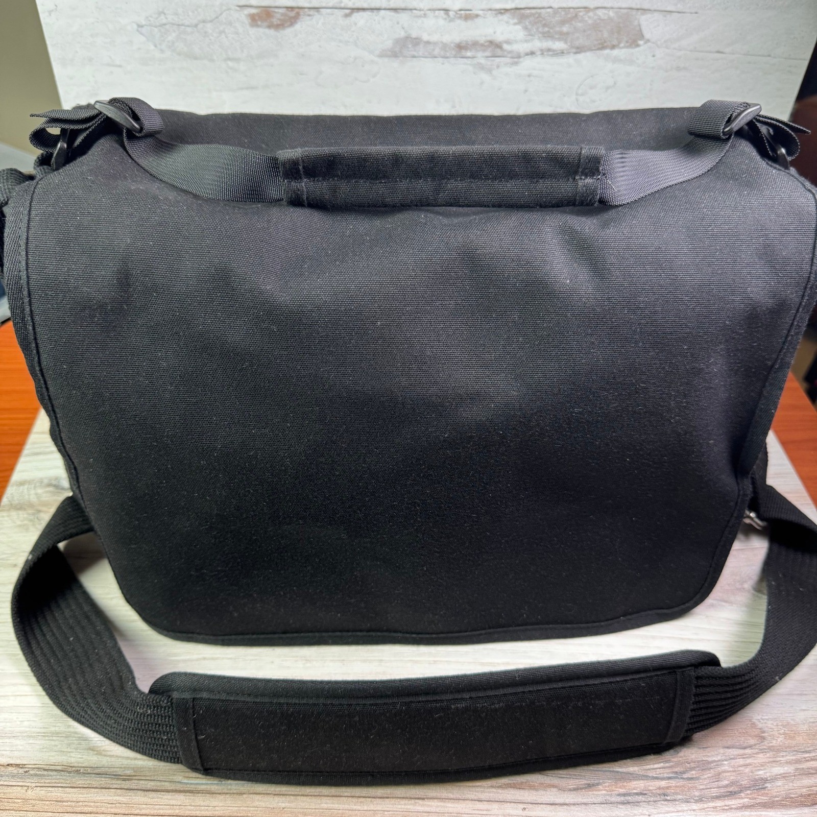 Think Tank Retrospective 30 Camera Messenger Bag Black Canvas Shoulder Strap