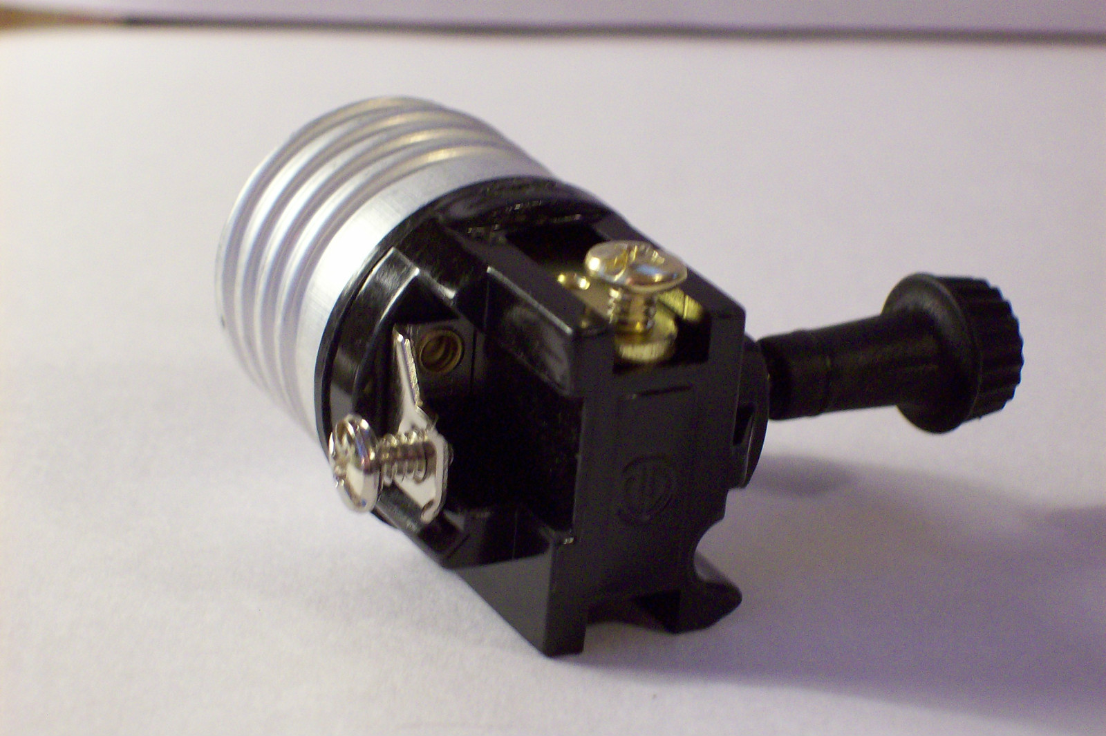 ON/OFF MEDIUM BASE E26 TURN KNOB SOCKET INTERIOR LAMP SOCKET LAMP PART 30680J