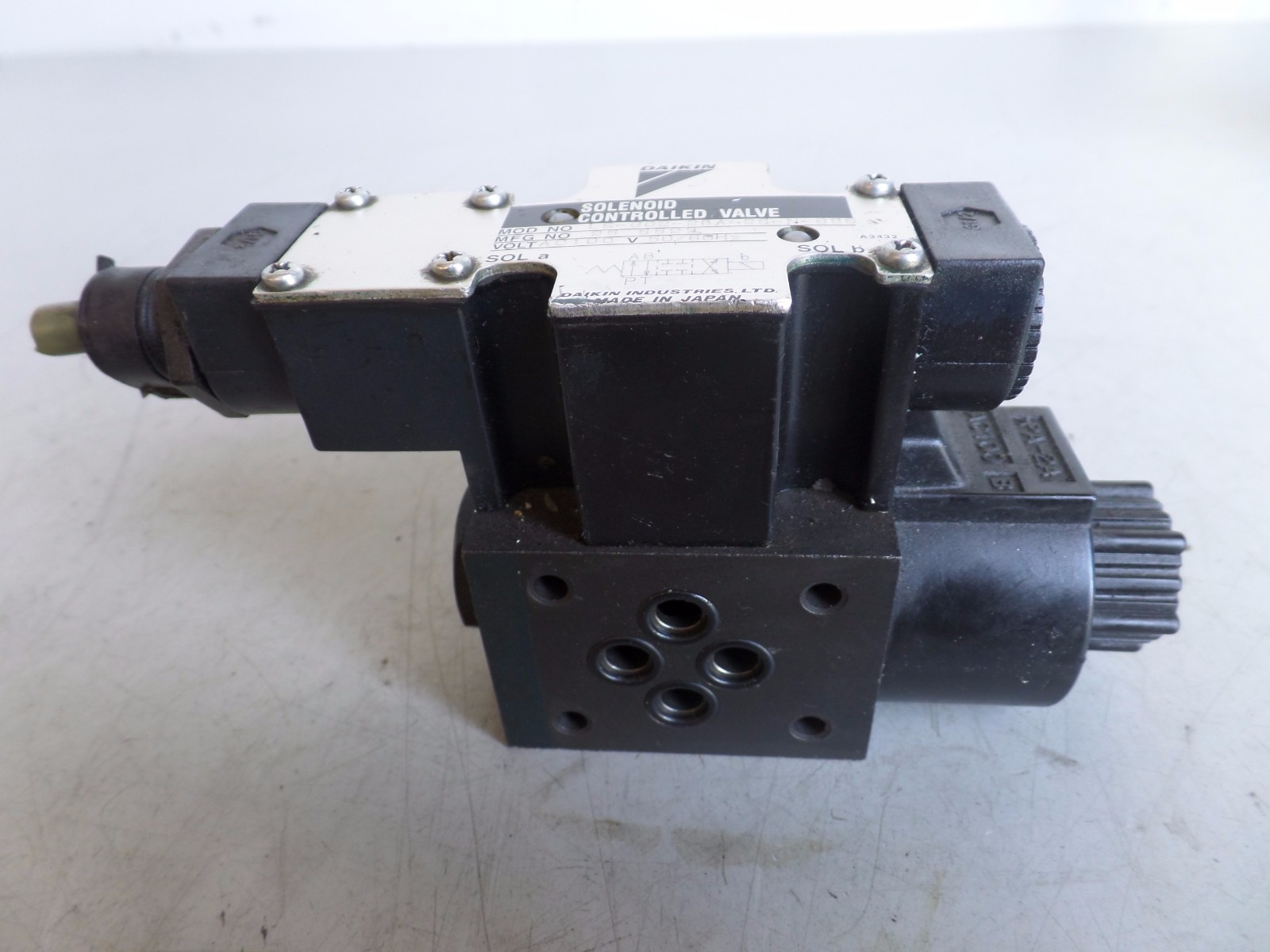 DAIKIN SOLENOID VALVE LS-G02-2BA-25-N-655 LS-GO2-2BA-25-N-655 LOT # 1604 by PAUL