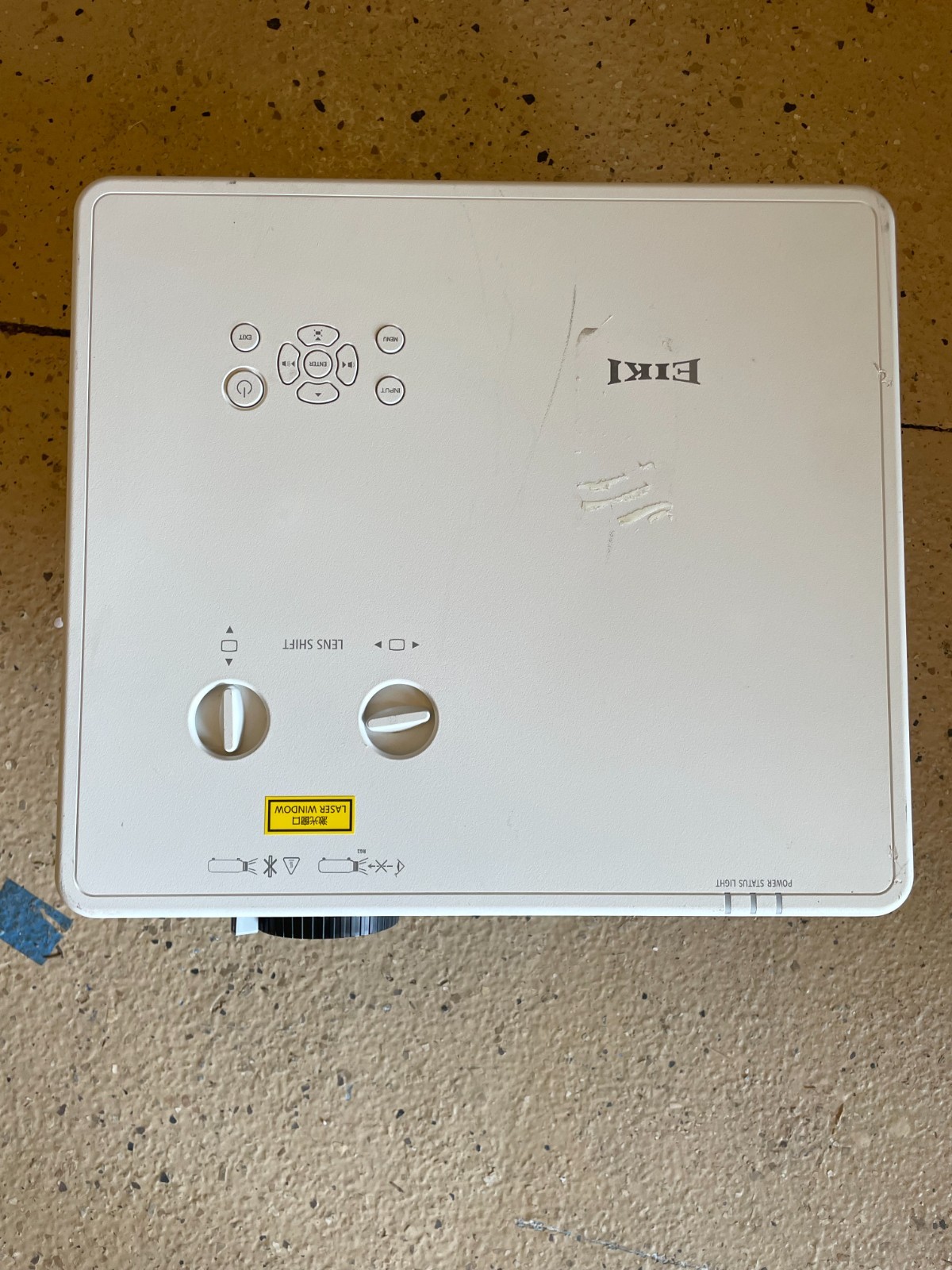 Eiki LCD projector EK–700 LU