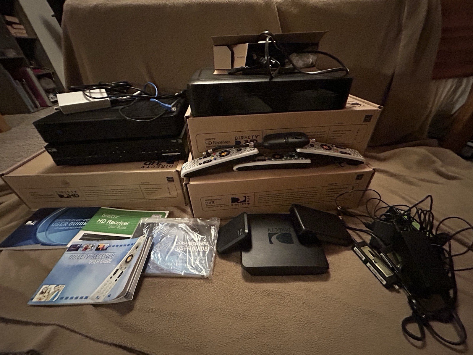Direct TV Lot Model Hr 23-600 Hr24-200 Hr34-700 C41-700 Remotes And Guides