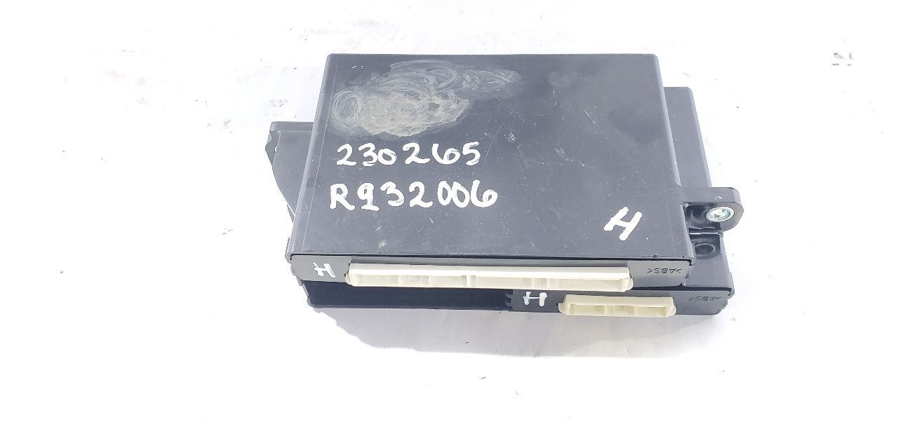 2011 Toyota Avalon OEM Aggregation Control Module 8930041110